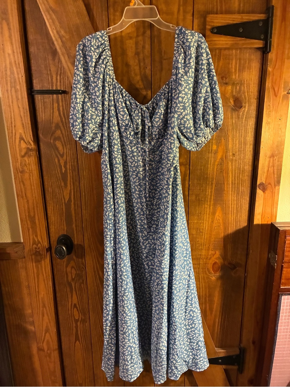 Blue Floral Puff-Sleeve Maxi Dress